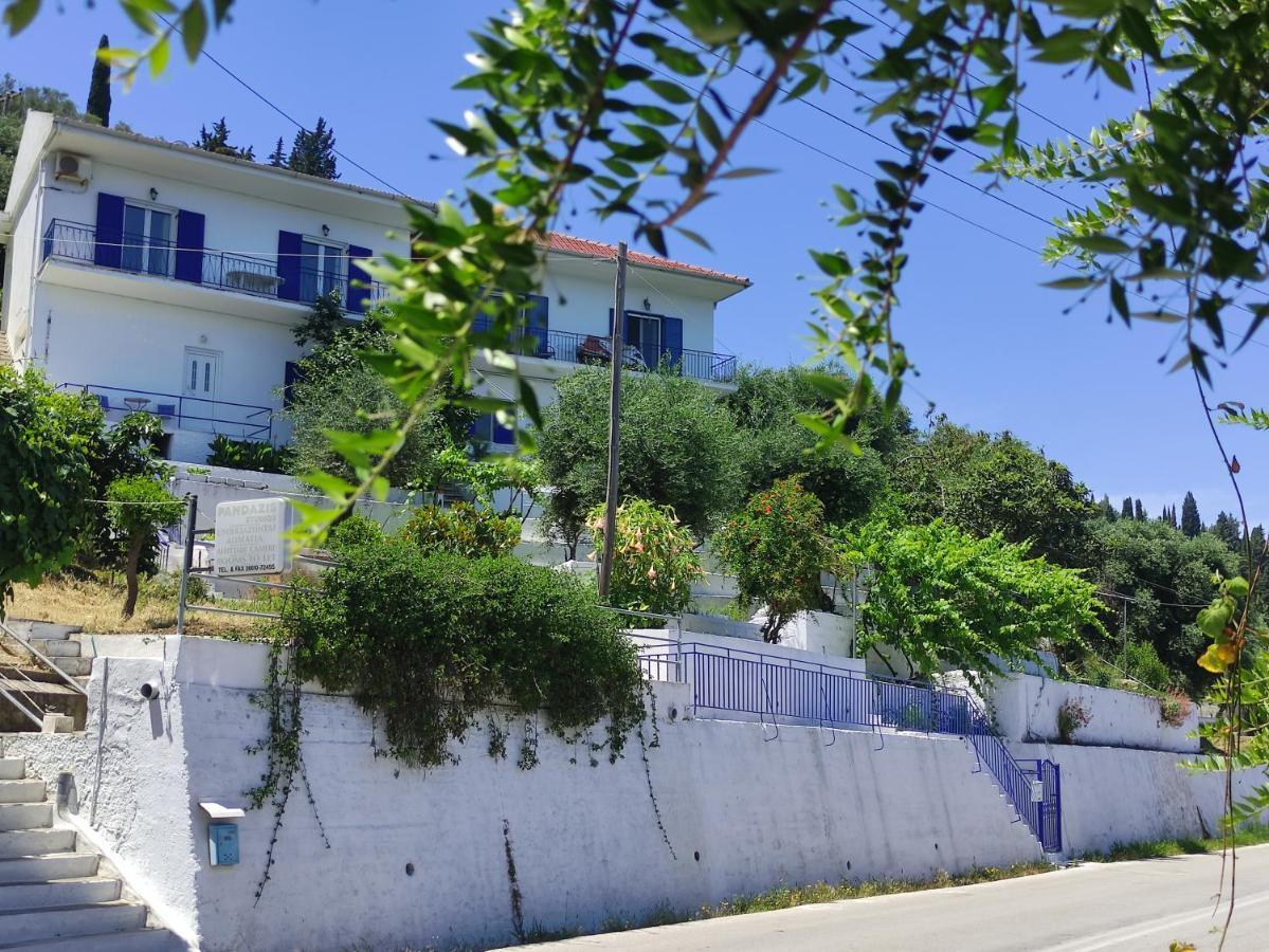 Blue And White Apartments 1 Бенитсес Экстерьер фото